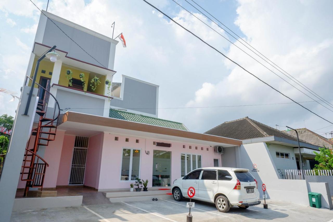 Reddoorz Near Rita Supermall Purwokerto 2 Exteriér fotografie