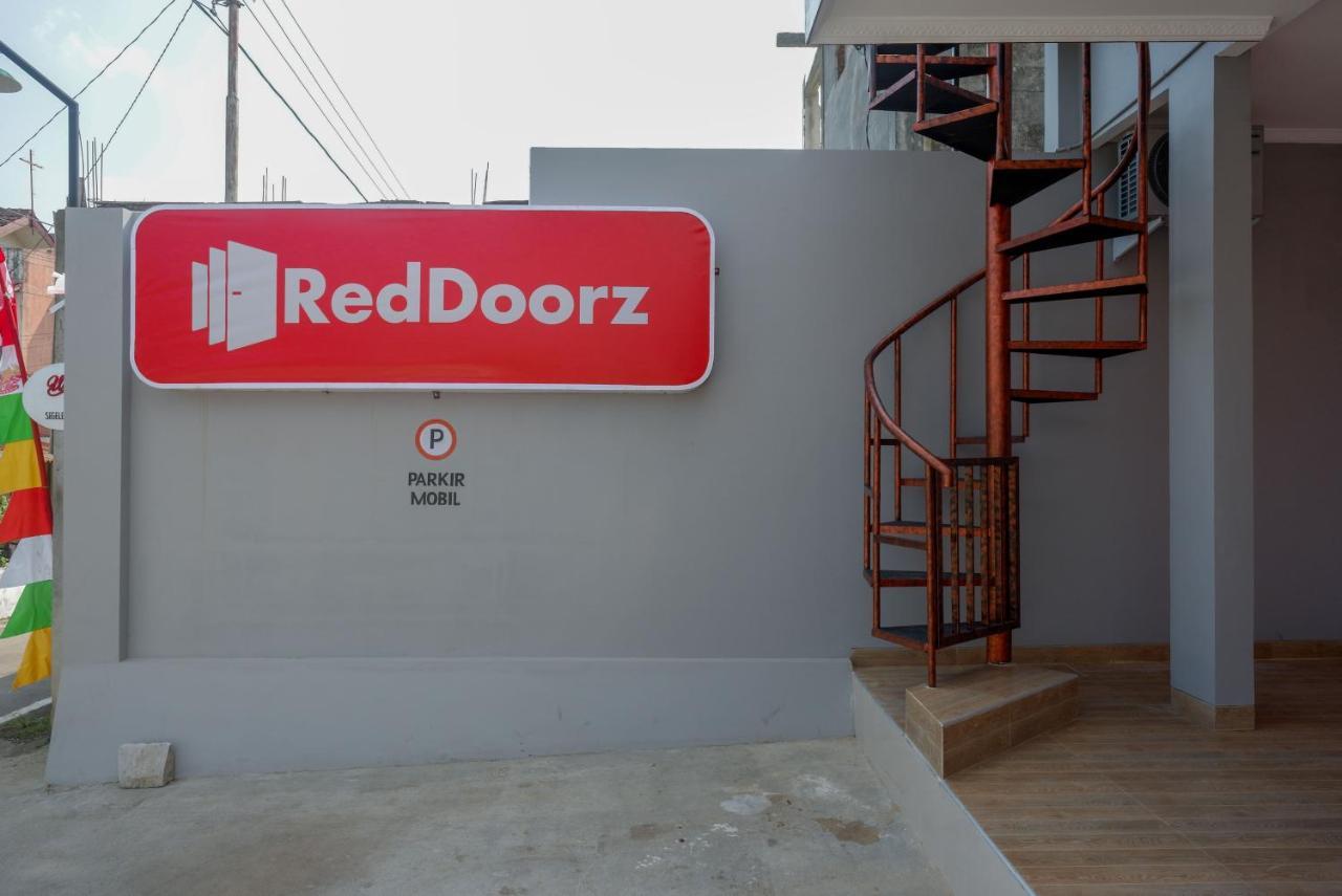 Reddoorz Near Rita Supermall Purwokerto 2 Exteriér fotografie