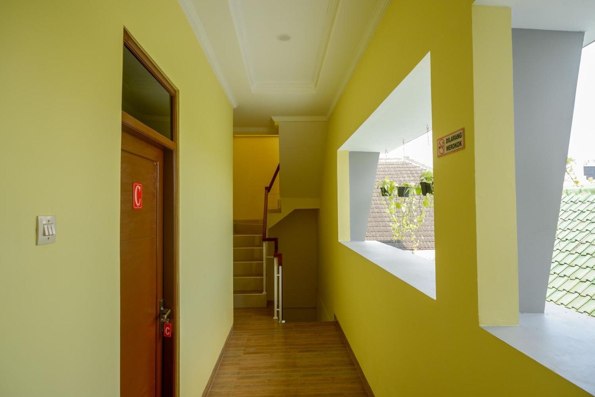 Reddoorz Near Rita Supermall Purwokerto 2 Exteriér fotografie