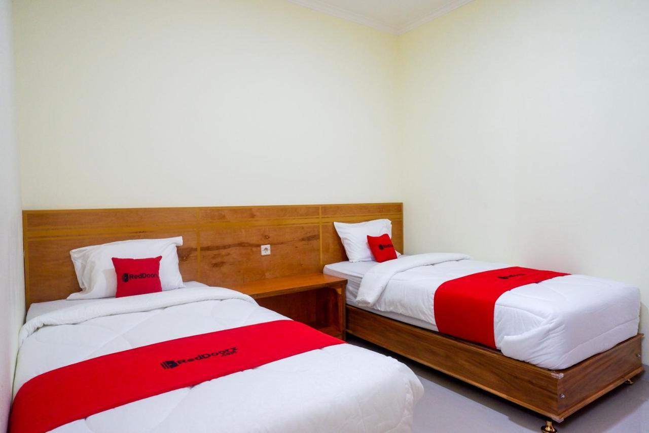 Reddoorz Near Rita Supermall Purwokerto 2 Exteriér fotografie