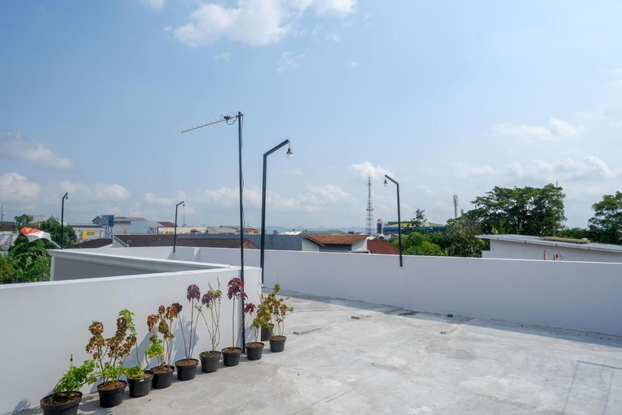 Reddoorz Near Rita Supermall Purwokerto 2 Exteriér fotografie