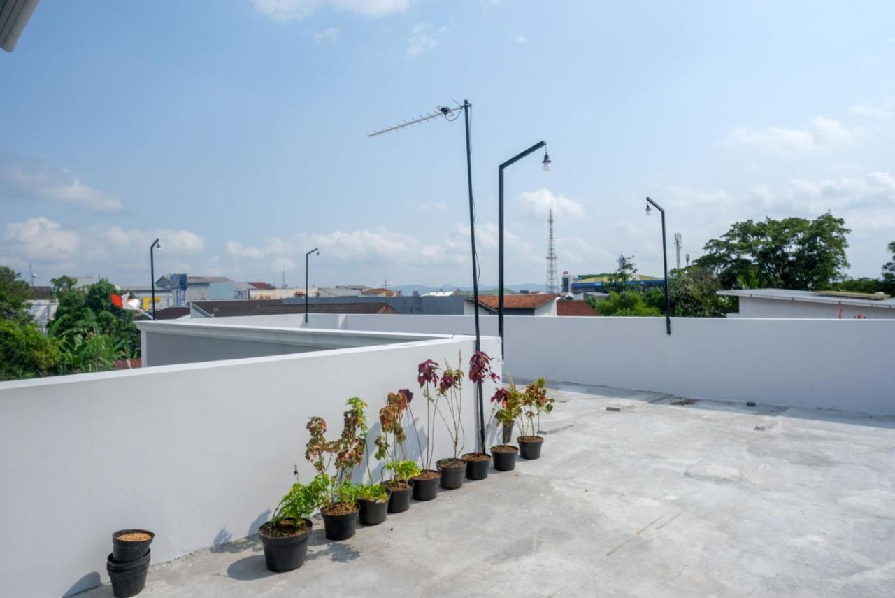 Reddoorz Near Rita Supermall Purwokerto 2 Exteriér fotografie