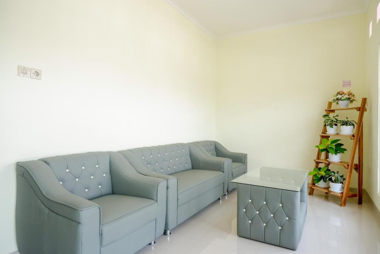 Reddoorz Near Rita Supermall Purwokerto 2 Exteriér fotografie