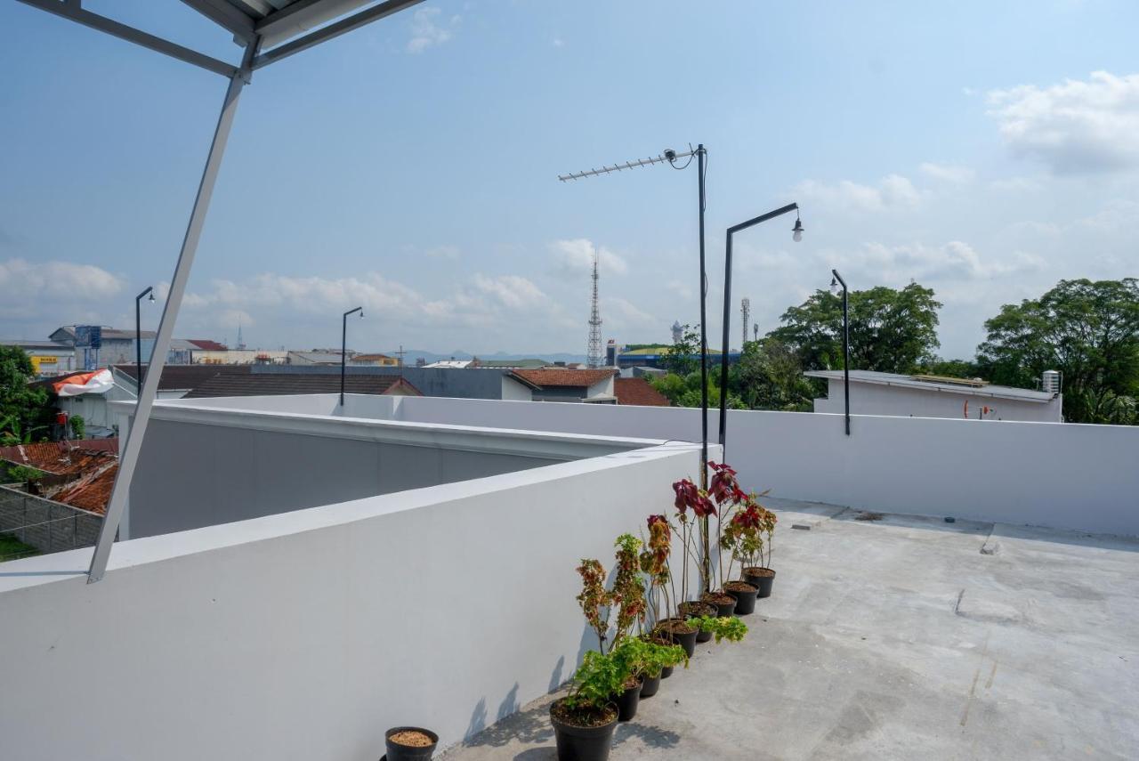 Reddoorz Near Rita Supermall Purwokerto 2 Exteriér fotografie